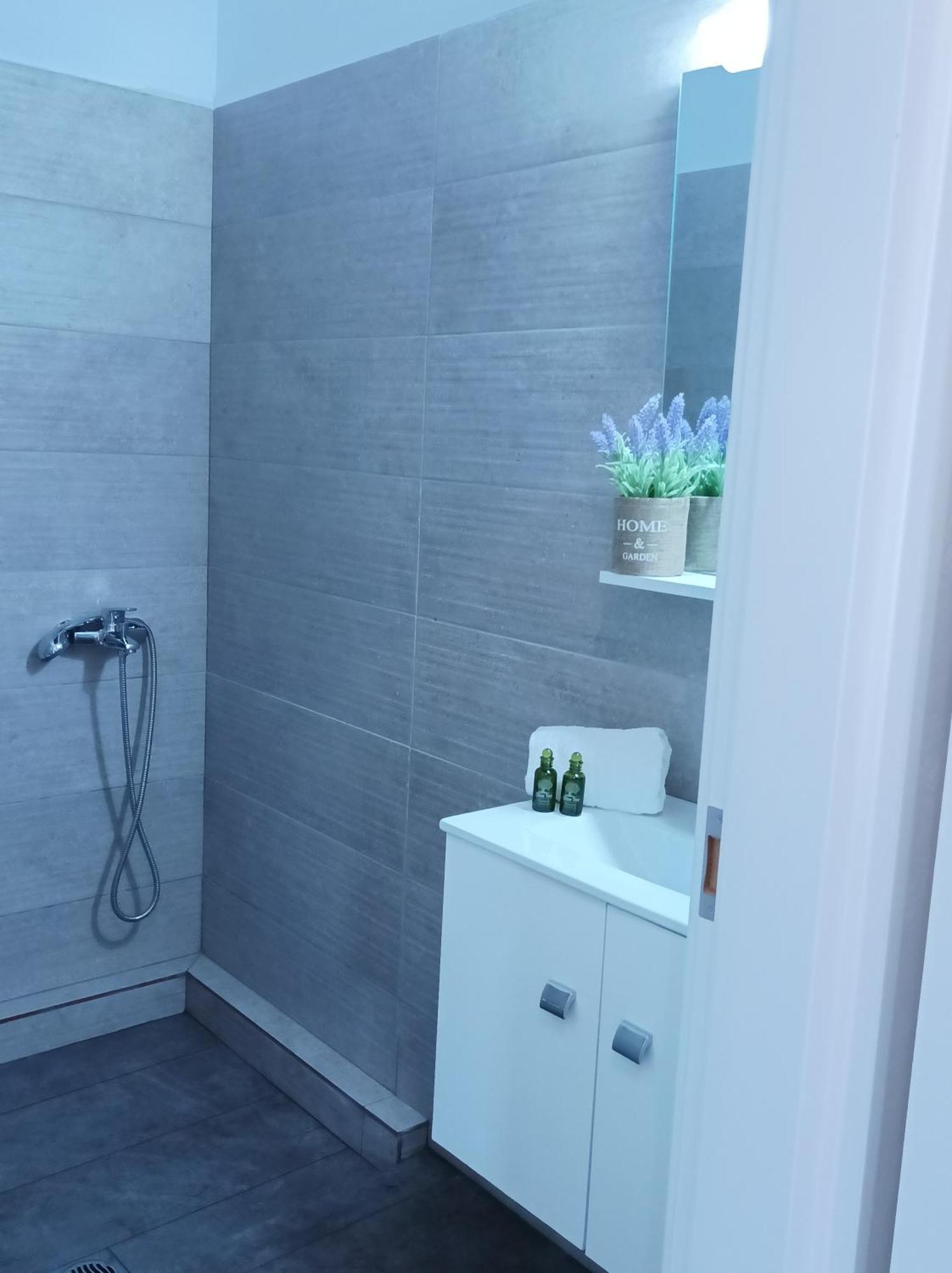 V&E'S Apartments Pigadhia  المظهر الخارجي الصورة